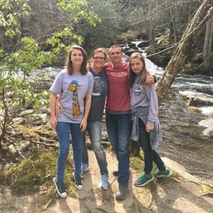 Meet your Posher, Lori